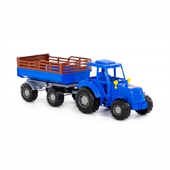 Traktor Altaj (niebieski) z przyczepą Nr2 (w siatce)