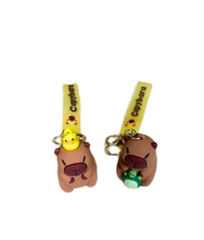 S.CENA Brelok gumowy duży Kapibara z kaczuszką, żółwikiem lub sama z opaską (24szt we woreczku) 6910