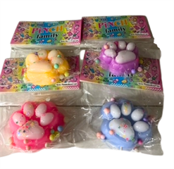 PROM Gniotek antystresowy gumowy Łapka zkuleczkami 7x6cm mix GTM-102