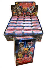 Saszetka niespodzianka postacie i potwory w kartoniku display 24szt 20261-21