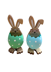 Zając w pisance figurka