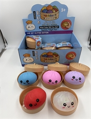 PROM Zabawka antystresowa, gniotek pierożek,dumpling zwykłe+dwa niepsodzianka w pudełeczku (12szt w displayu) 334299
