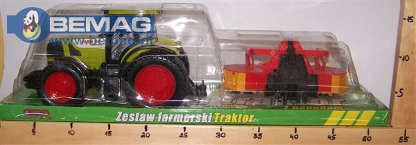 TRAKTOR Z MASZYNĄ ROLNICZĄ